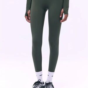 Ultimate Leggings - Dark Olive, size Large